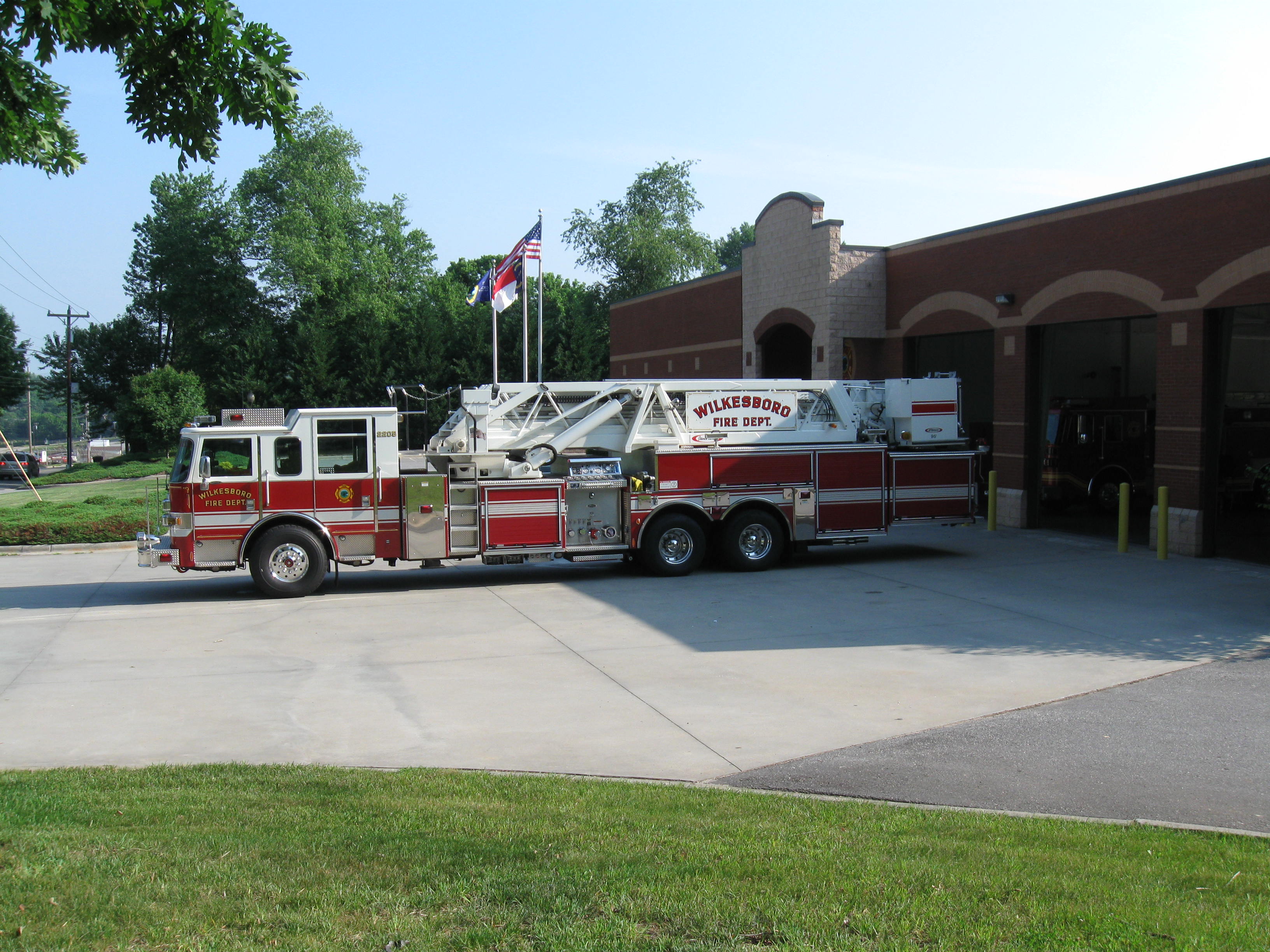 Ladder5 - 2005 Pierce 95' Aerial Platform